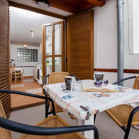 In Rovinj/istrien 11561 Apartment *
